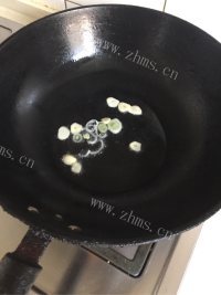 唇齿留香的干煸肥肠做法图解12)
