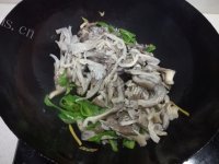 好吃的青椒平菇做法图解8)