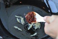 家常菜小炒腊肉做法图解4)