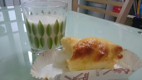 热腾腾的椰蓉面包