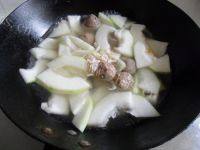 美味的冬瓜肉丸汤做法图解5)