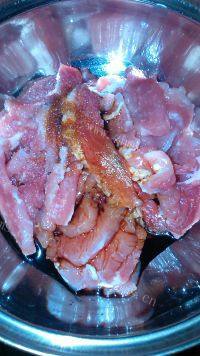 家常菜香菇炒肉丝做法图解3)