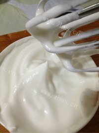 自制巧克力海绵蛋糕做法图解2)