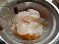 喷香菜椒炒鱼片做法图解3)