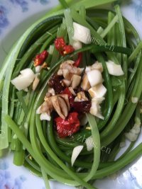 家常菜手撕蒜苔做法图解5)