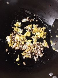 美味的金牌蛋炒饭做法图解6)