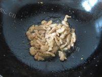 家常菜芹菜胡萝卜炒肉丝做法图解3)
