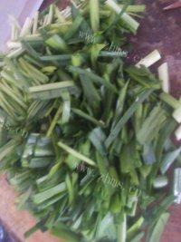 易做的韭菜炒豆芽做法图解3)