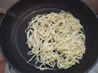 口感不错的挂面煎饼做法图解7)