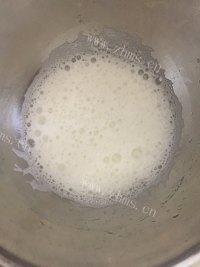 自制八寸戚风蛋糕做法图解10)