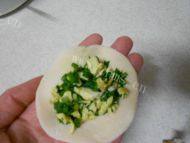 易做的韭菜鸡蛋饺子做法图解7)