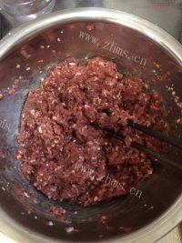 美味的牛肉饼做法图解2)