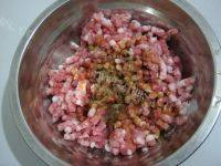 美味的菠菜肉丸汤做法图解2)