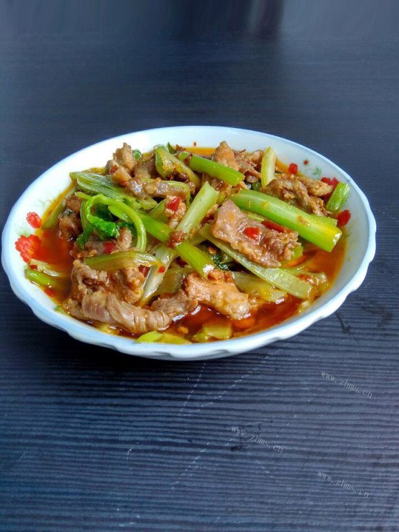 唇齿留香的芹菜炒肉