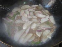 家常菜肉片炒萝卜做法图解6)