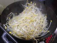 家常菜黄豆芽炒肉丝做法图解3)
