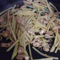 让人怀念的土豆炒肉