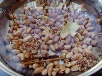 下酒菜芹菜拌花生做法图解3)