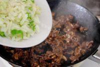 口感饱满的牛肉意大利面做法图解12)
