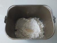 自制豆沙小餐包做法图解1)