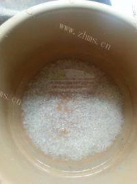 很有食欲的番薯粥做法图解2)