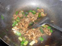 家有大厨之黄豆芽炒肉做法图解5)