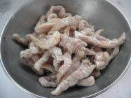 家庭版芦笋炒肉做法图解6)