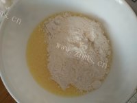 情侣小吃葡萄干酥粒麦芬做法图解4)