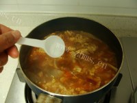 美味的平菇酸辣汤做法图解10)