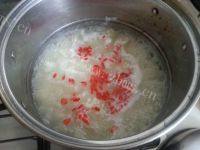 色味俱佳的花生银耳粥做法图解4)