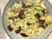珍馐美味的腊肠炒花菜做法图解5)