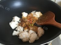 美味可口小熊咖喱牛肉蛋包饭做法图解5)