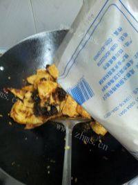 家常菜木耳炒豆腐做法图解10)