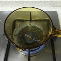 美味的桂花流沙黑芝麻水晶汤做法图解7)