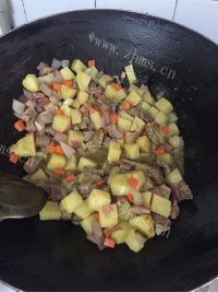 家常牛肉咖哩饭做法图解2)