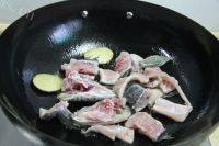 美味的鱼骨豆腐汤做法图解4)
