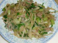 家常菜萝卜炒肉