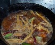 美味的红烧肉炖腐竹