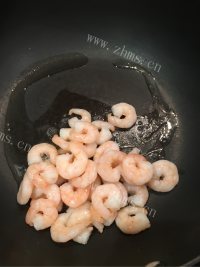 好吃的虾仁西兰花炒蘑菇做法图解7)