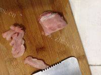 家常菜青椒炒肉丝做法图解1)
