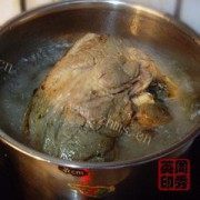 家常秘制肘子做法图解5)