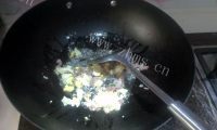美味的小烧肉黄瓜炒饭做法图解4)