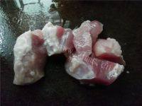 雪梨银耳瘦肉汤做法图解1)