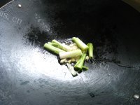 家常菜青蒜炒腊肉做法图解5)