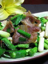 家常菜腊肠炒青蒜