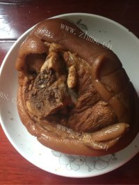 美味的扒肘子