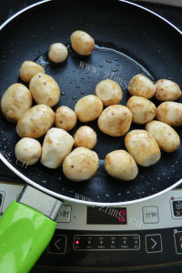 下饭芋仔红烧肉做法图解3)