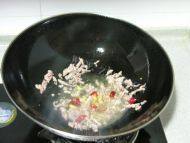 酸菜炒肉丝做法图解5)