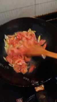营养丰富的番茄鸡蛋汤做法图解4)
