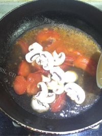 美味的西红柿面做法图解4)